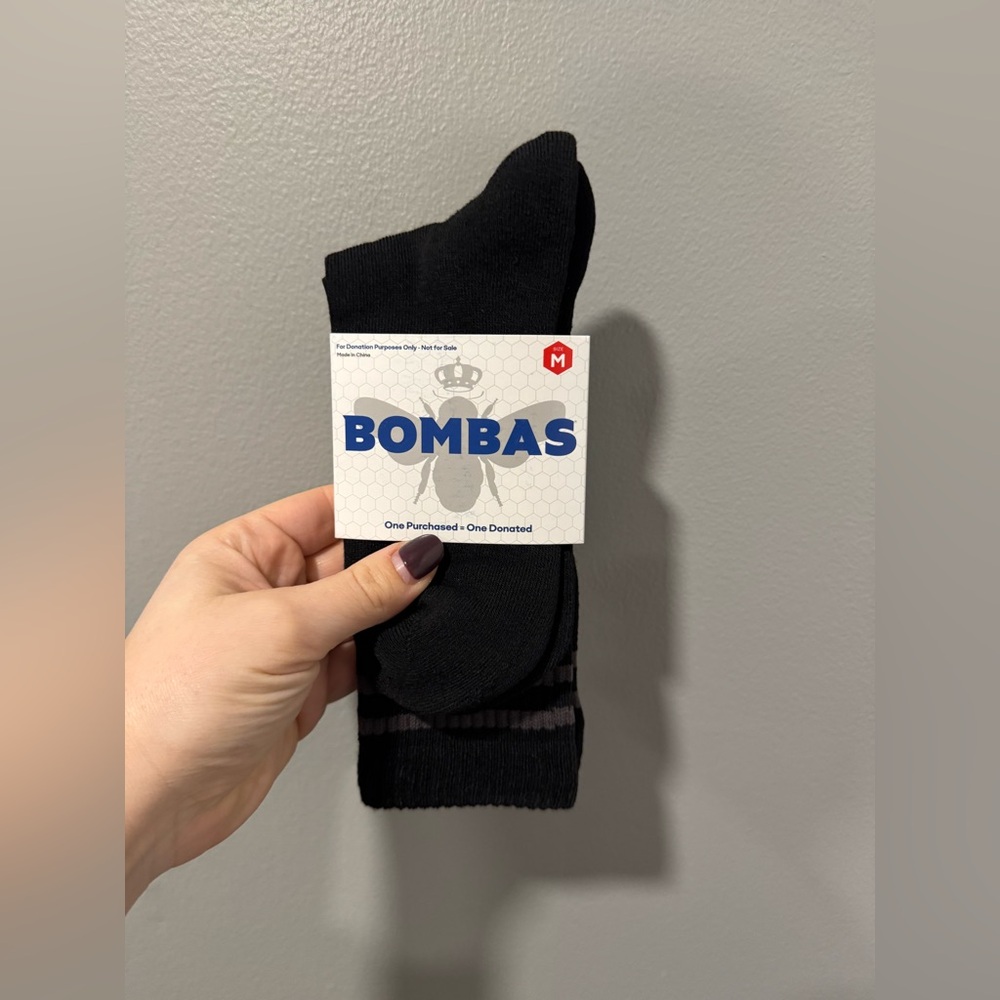 NWT Bombas 3 Pair Crew Sock in Black and Grey Size Medium